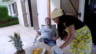 Trio with the producer and the Colombian housekeeper (anal / squirt)