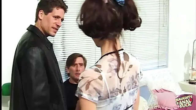 Two guys and a hot brunette chat before ending up in a fun booty trio