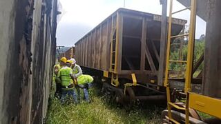 The workers went hard at lunchtime, they fucked their passive colleague and gave him lots of milk for dessert.