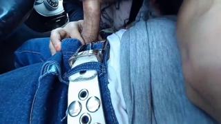 Arab niqab woman in the car loves huge dick🍆