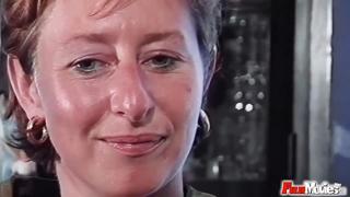Horny🥵 short-haired MILF in nylons gets deepthroated and cumshotted, vintage style