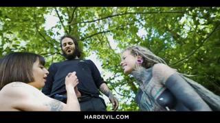 Anuskatzz & Silvia Soprano: Outdoor anal👌 three-way extravaganza, raw and reckless